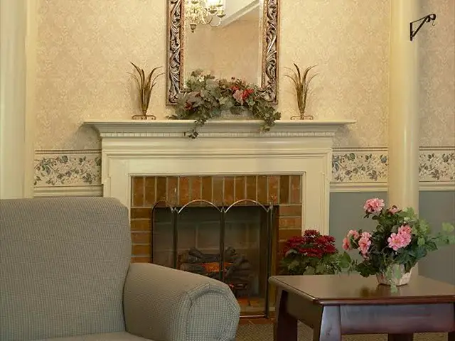 Arbors at Springfield Lounge